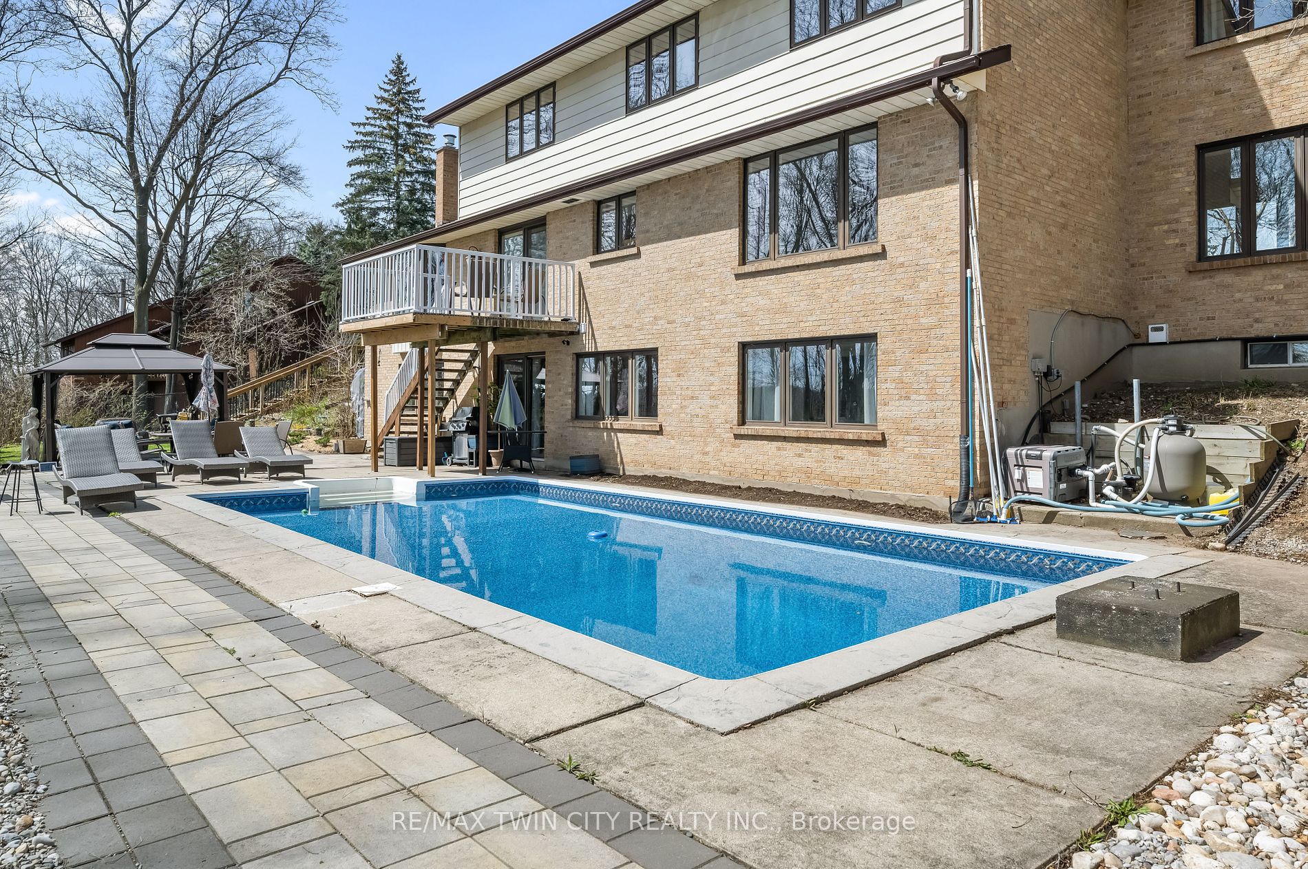 355 Edgehill Drive