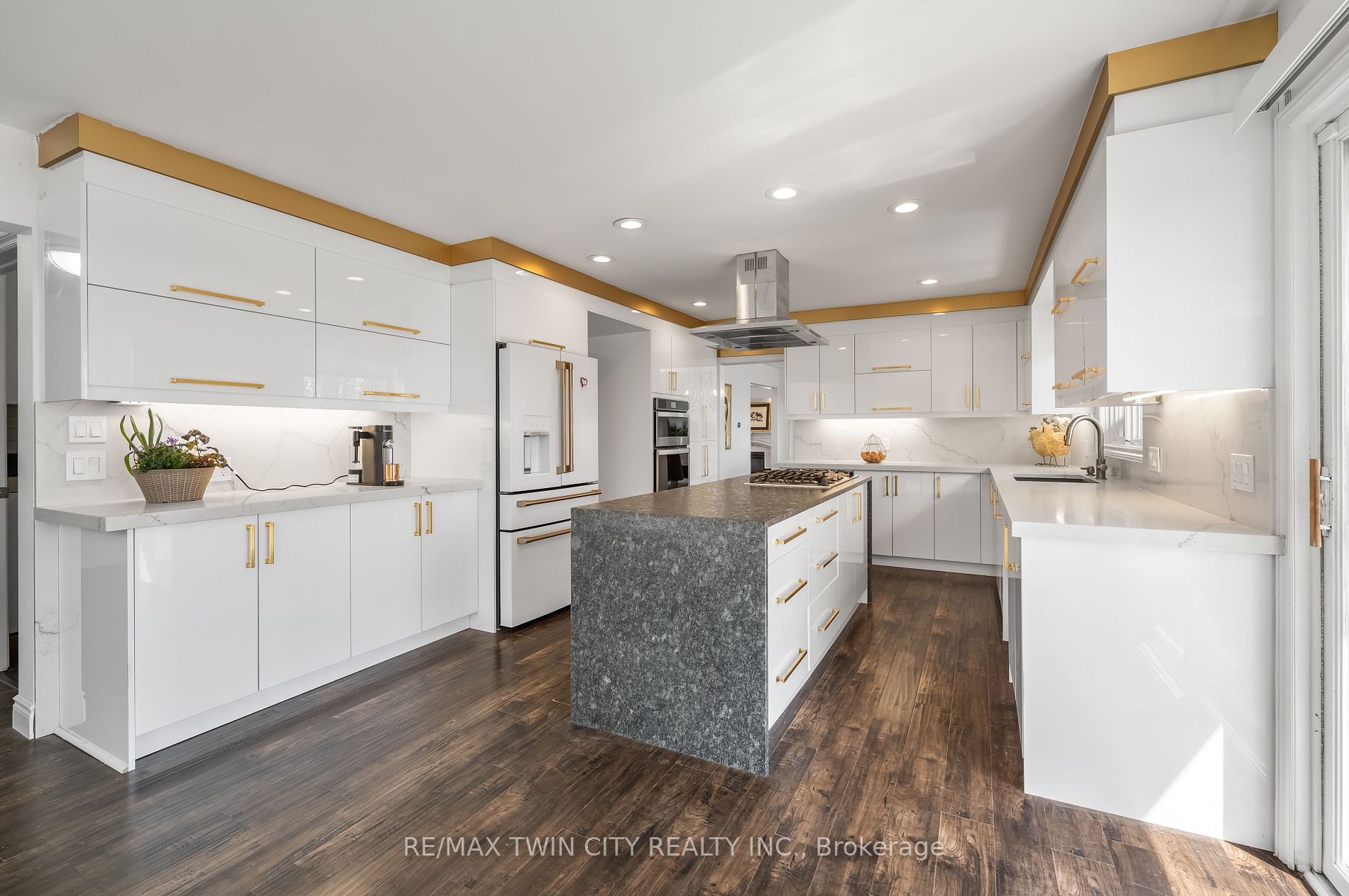 355 Edgehill Drive