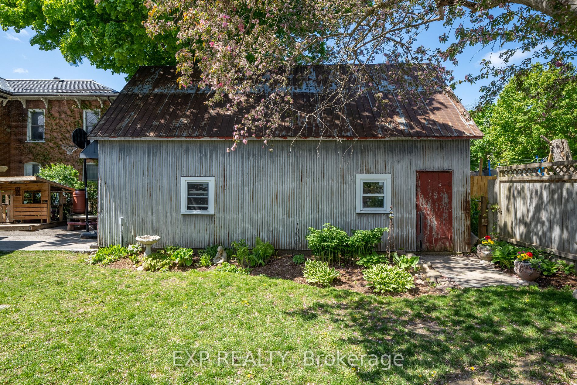 71 King St