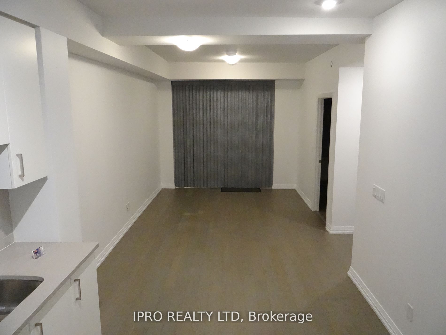 155 Caroline Street S, #608