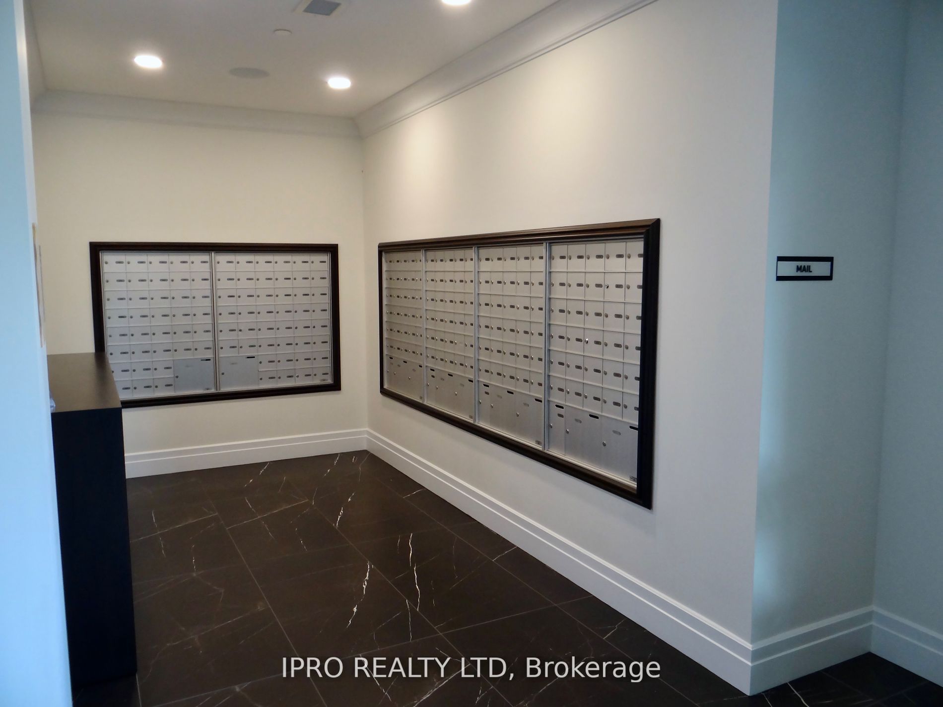 155 Caroline Street S, #608