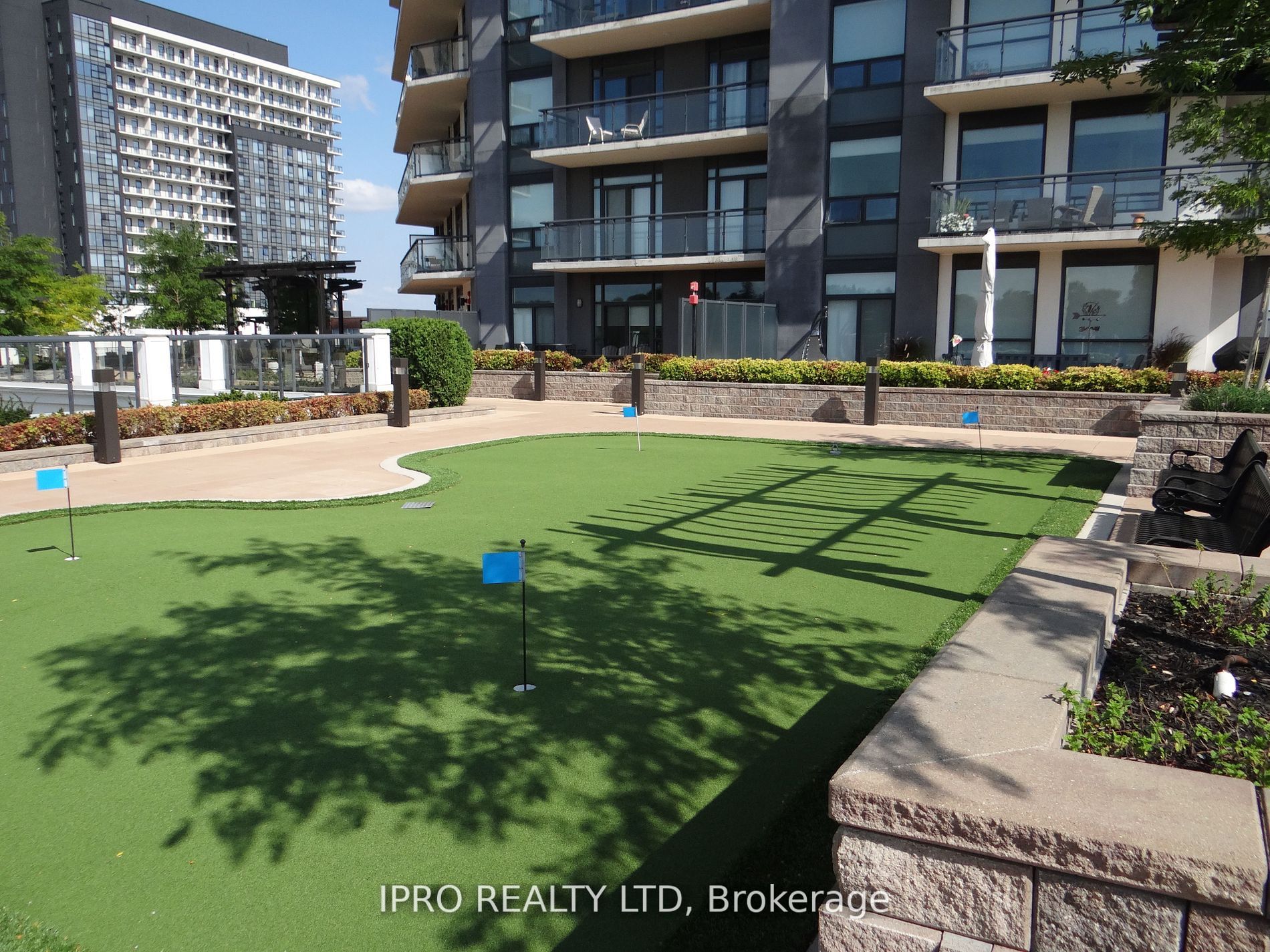 155 Caroline Street S, #608