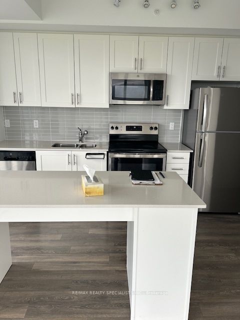 550 North Service Road #1201