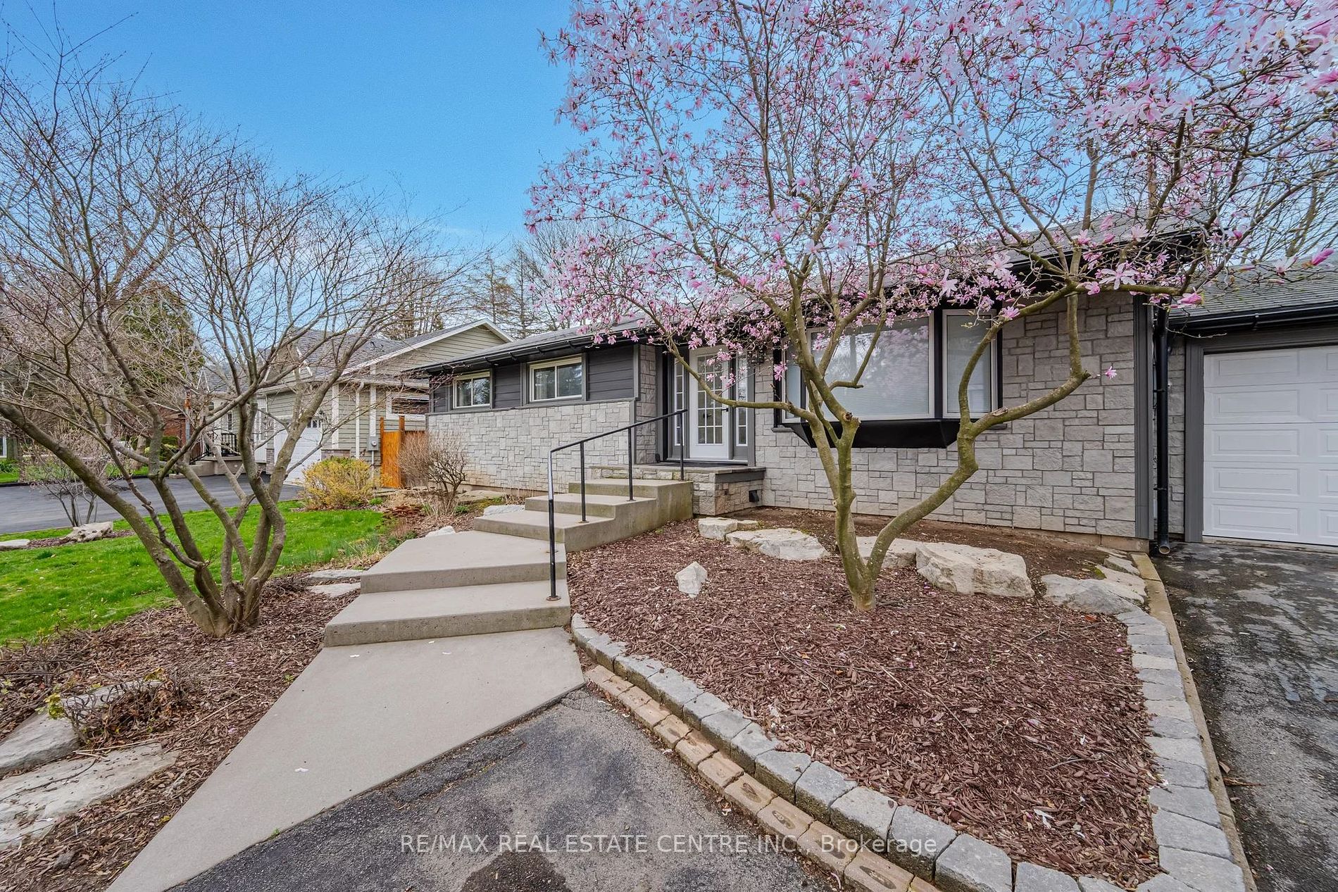 678 Mohawk Road