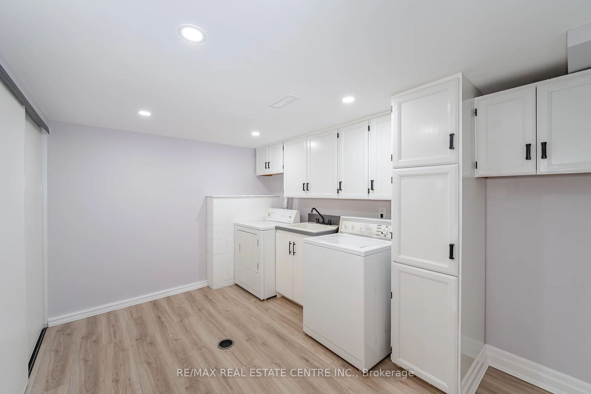 678 Mohawk Road
