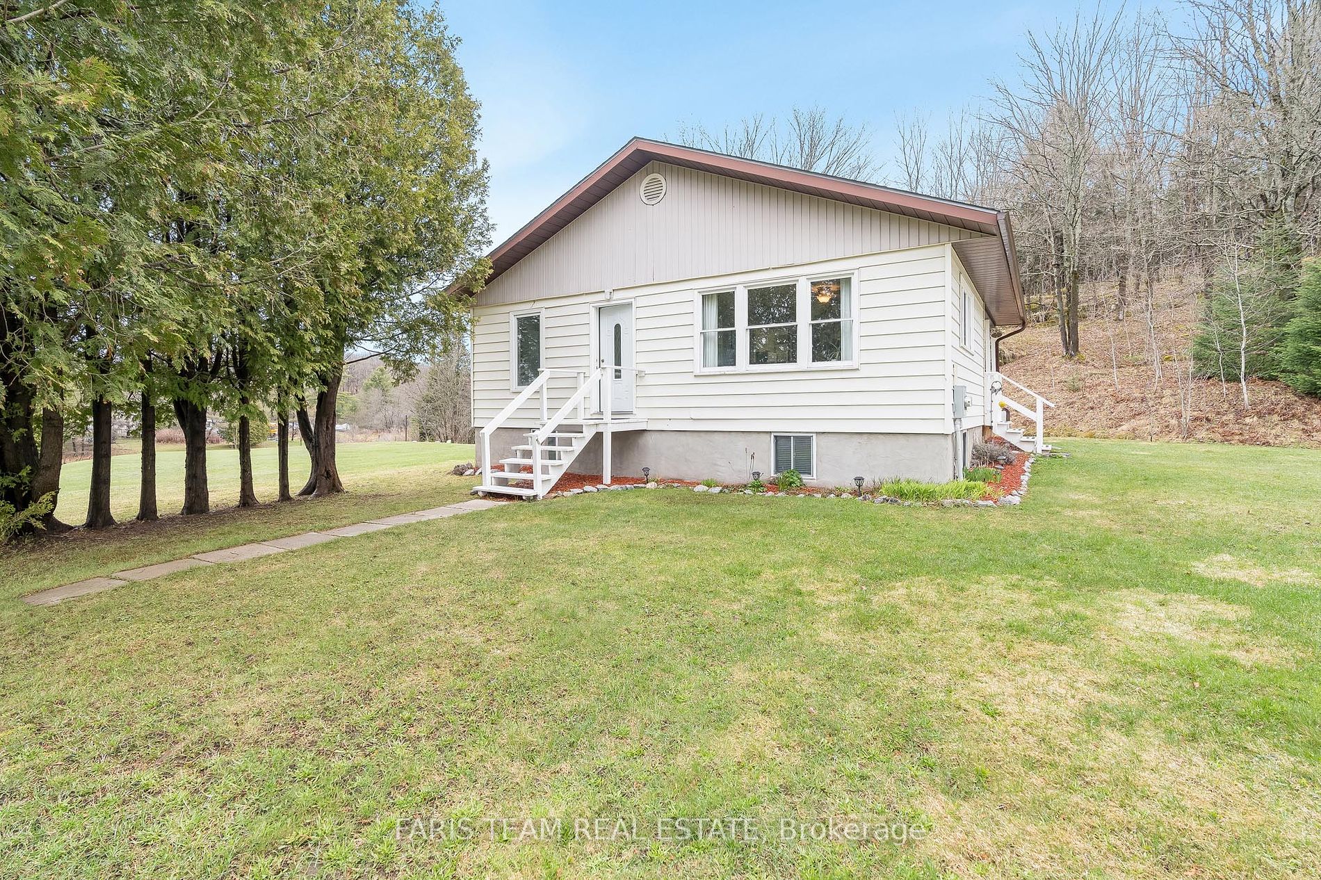 949 Raymond Rd