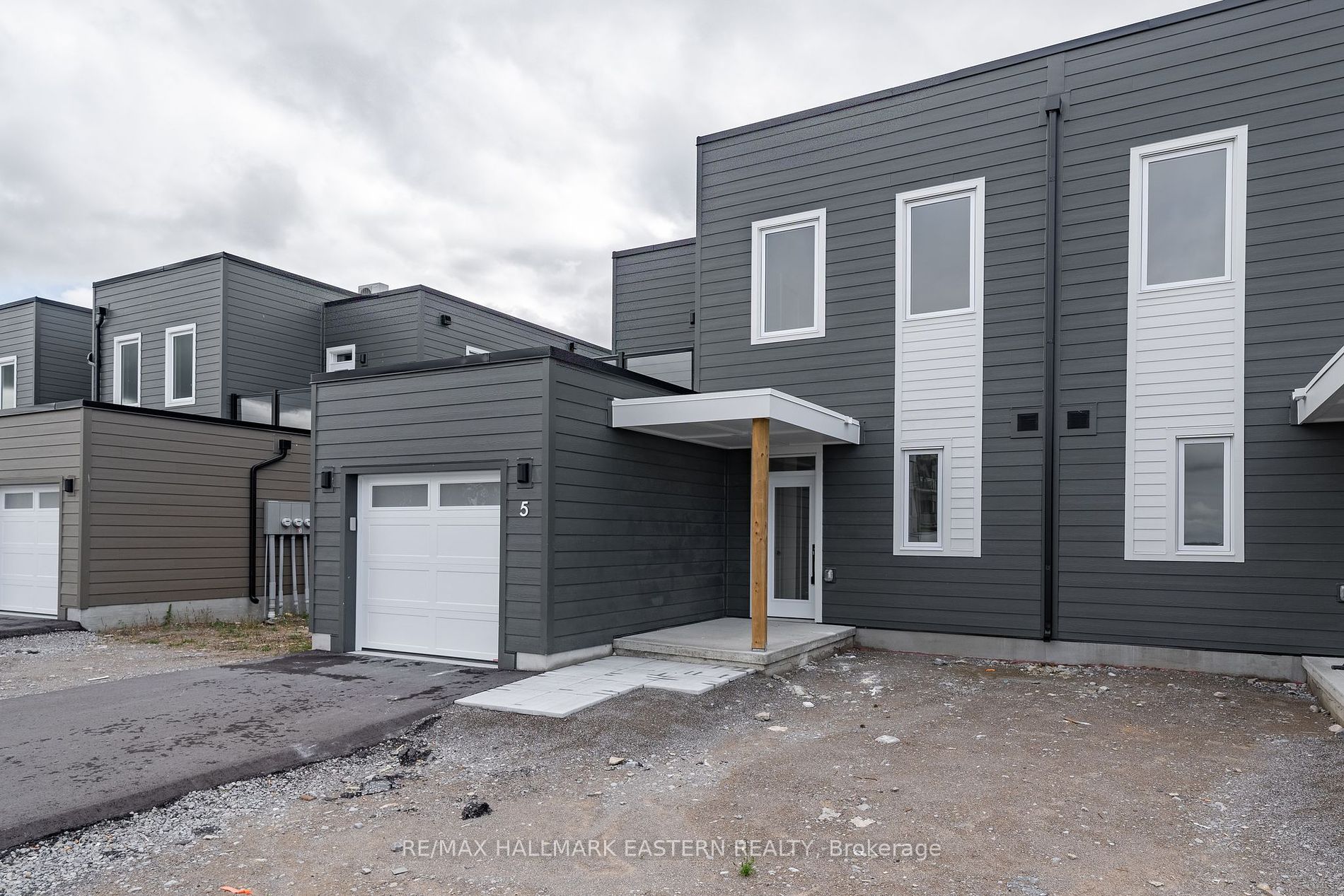 19 West Street N, #5