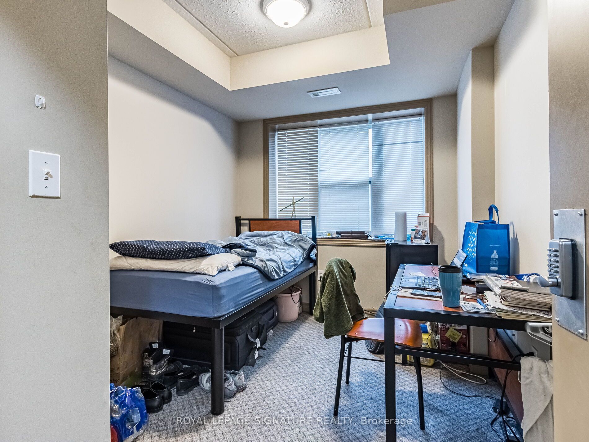 251 Lester St, #206