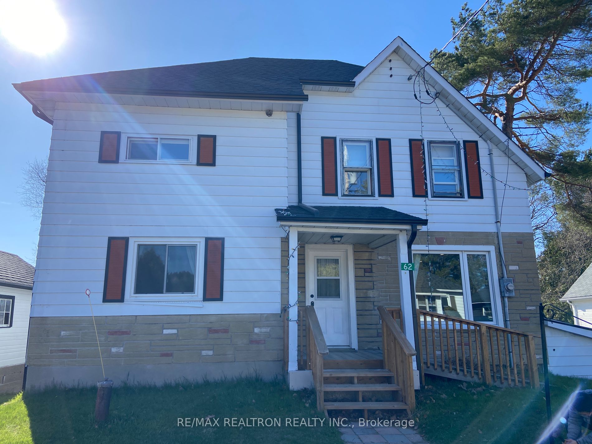 62 Ottawa St
