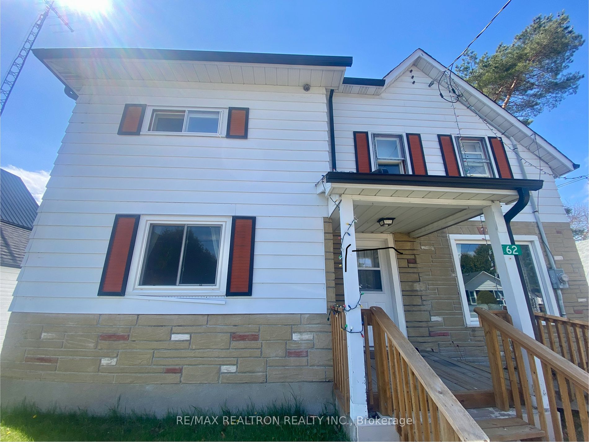 62 Ottawa St