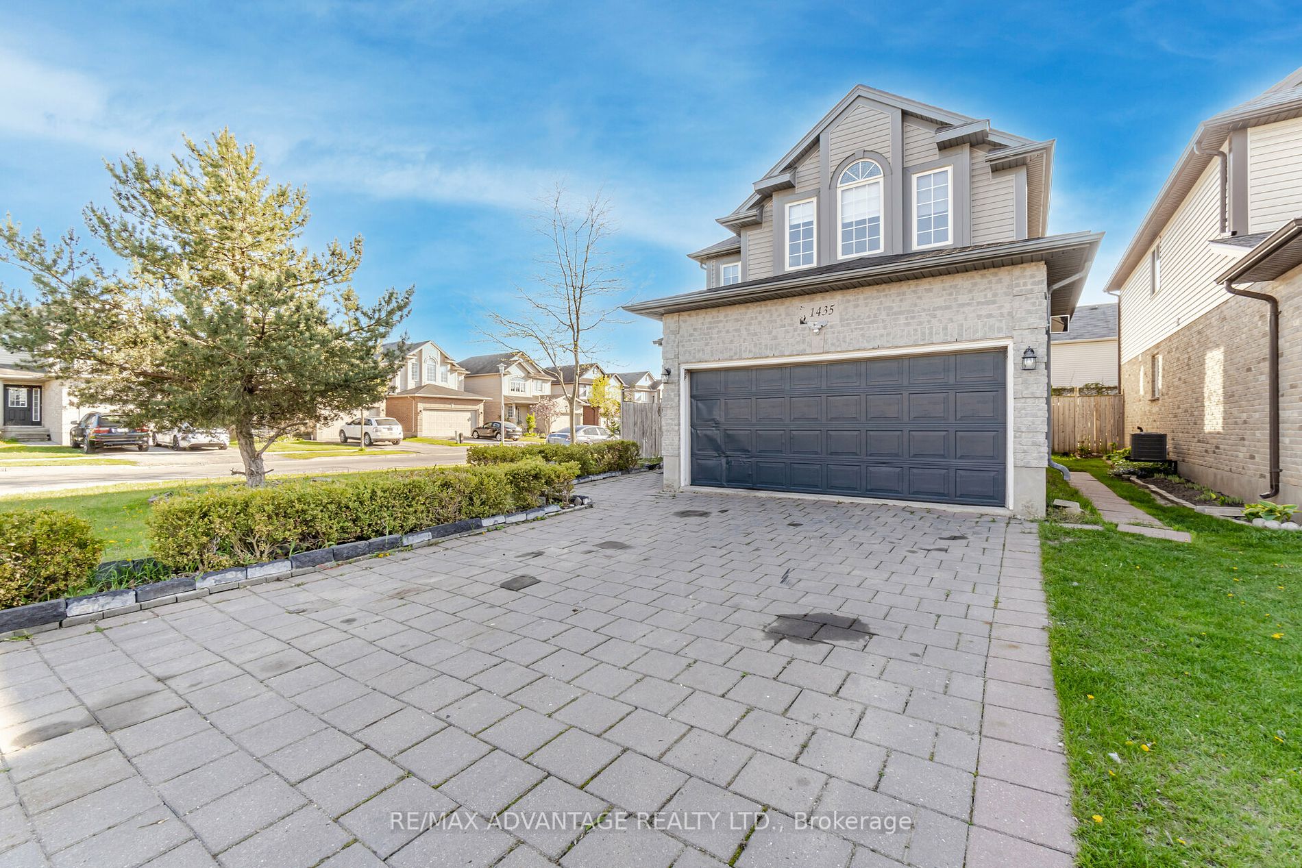 1435 Mickleborough Drive