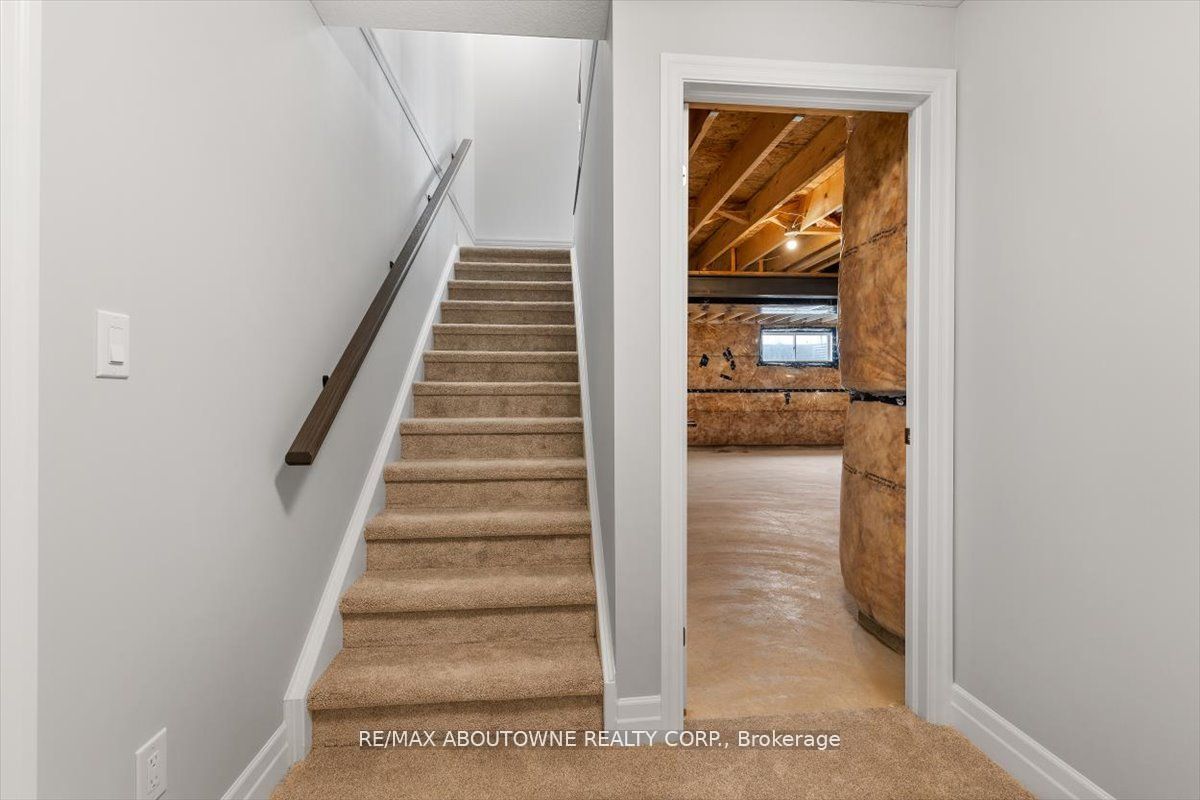 21 Sycamore Drive N