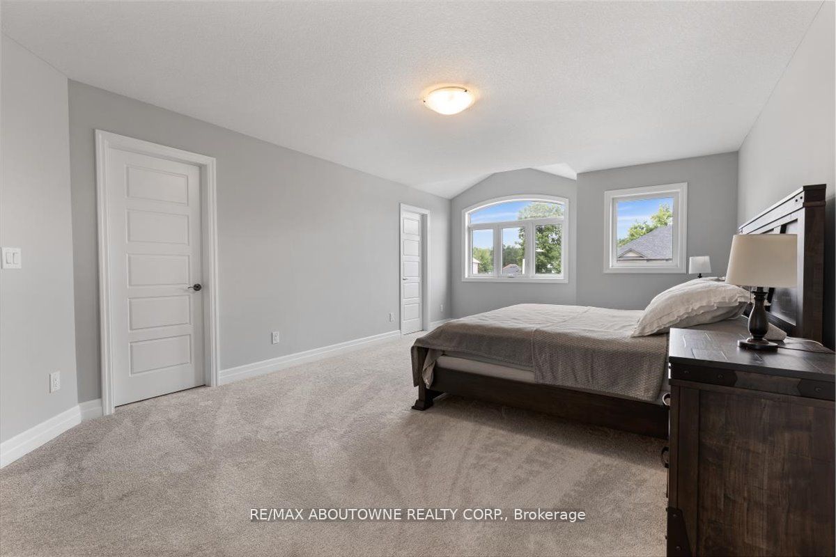 21 Sycamore Drive N