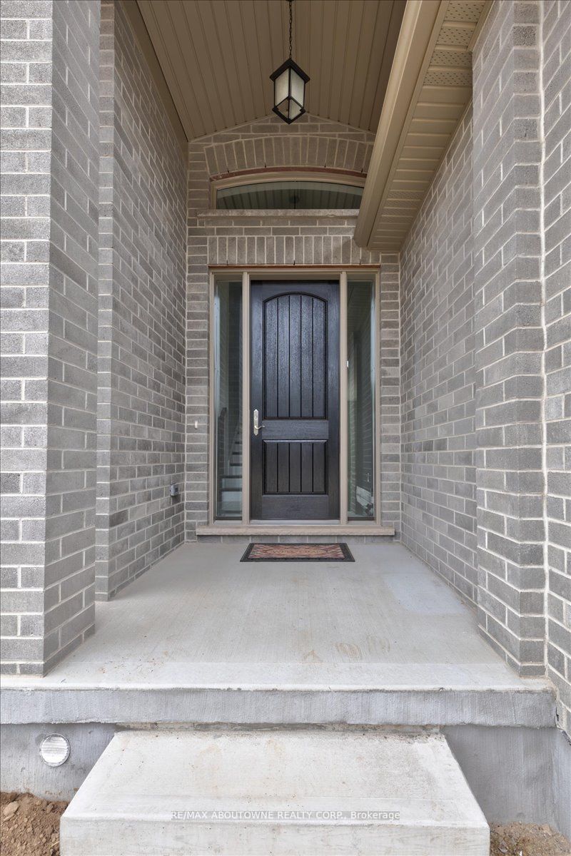 21 Sycamore Drive N