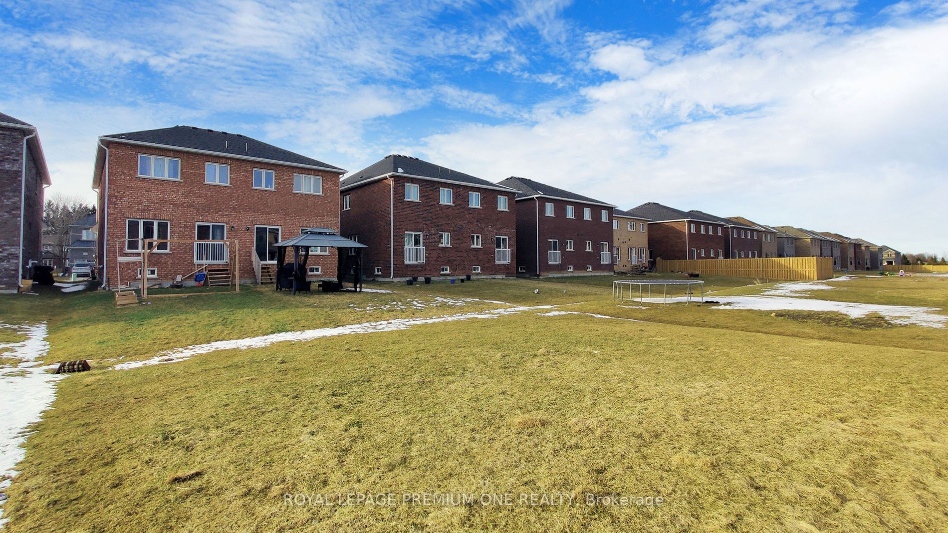 344 Ridley Crescent