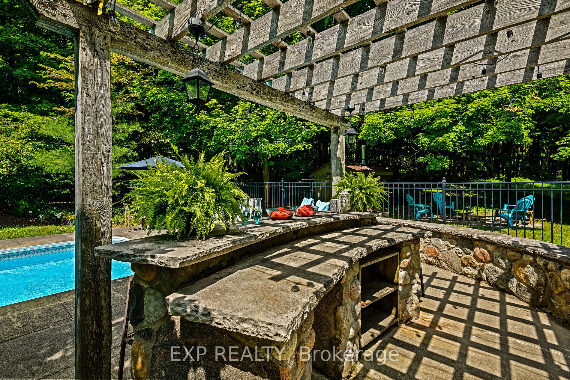 388239 Mono Centre Rd
