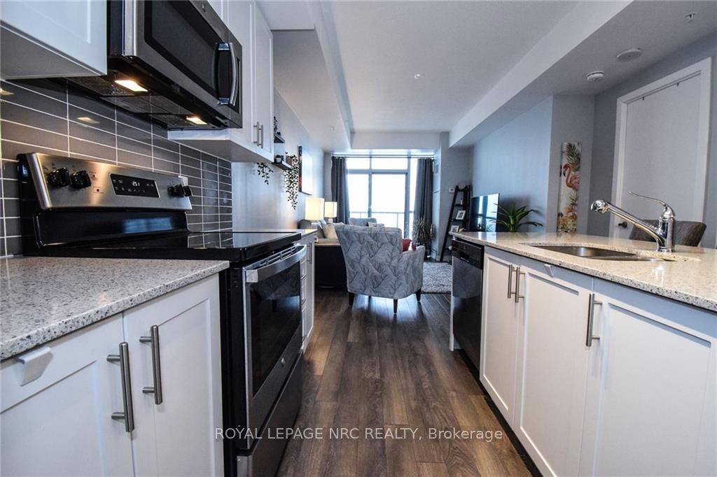 550 North Service Road #1307