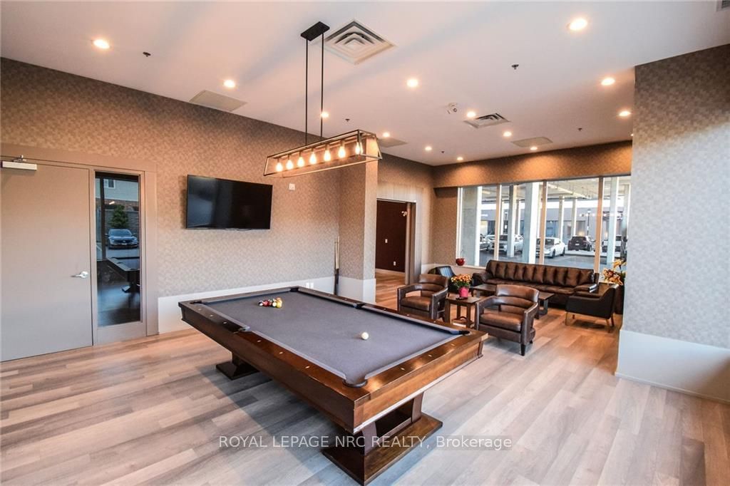 550 North Service Road #1307