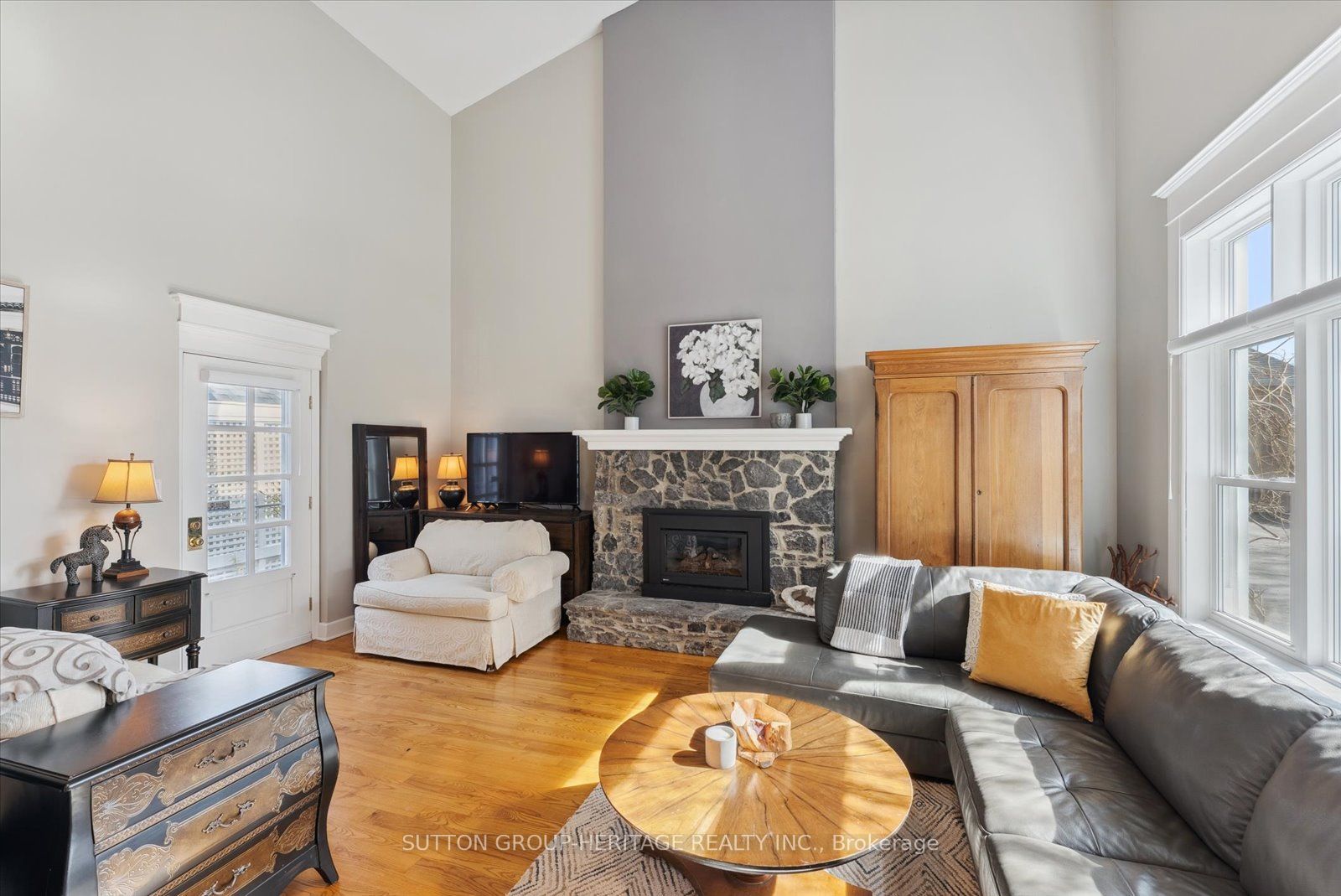 99 Bridge Street E #5