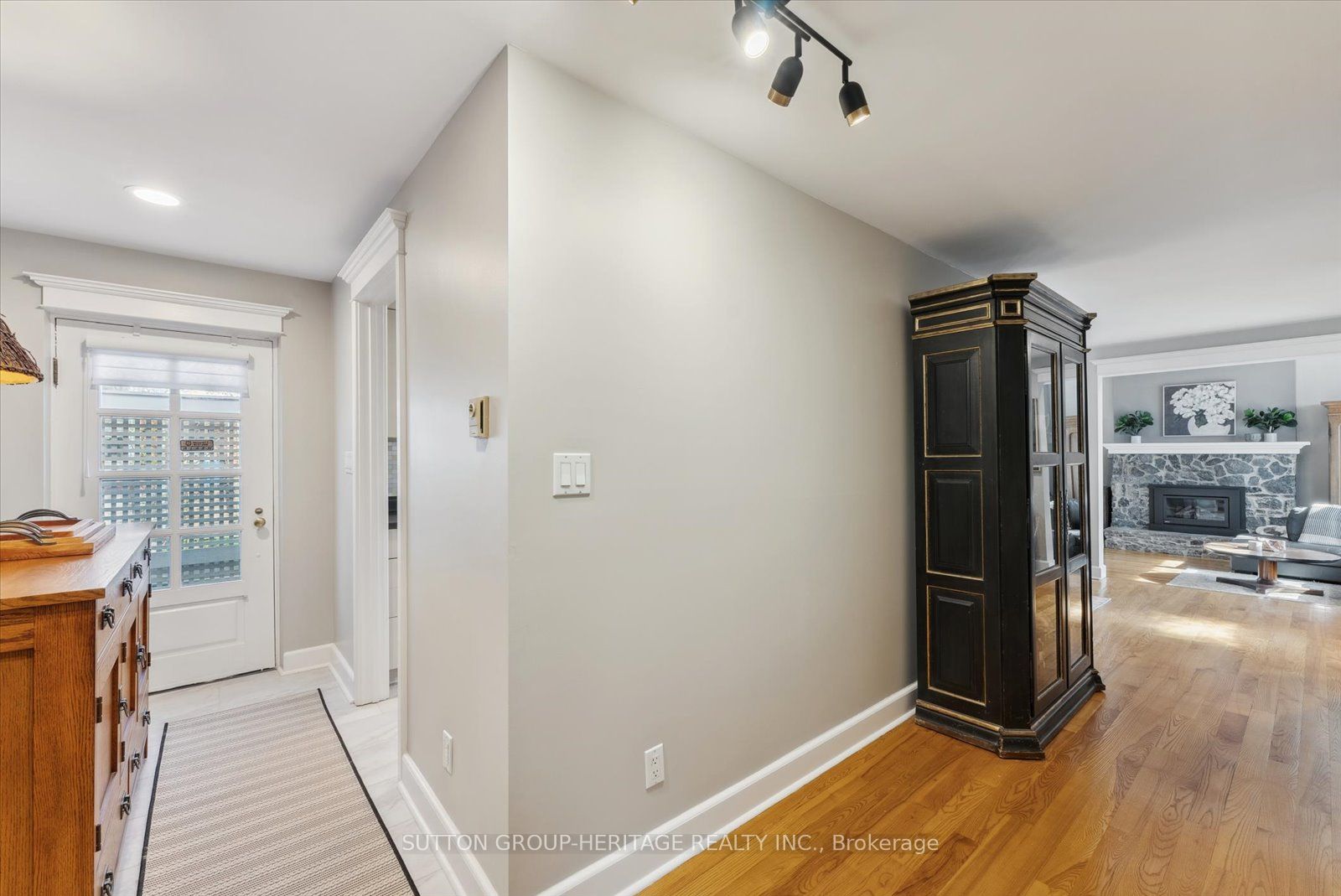 99 Bridge Street E #5