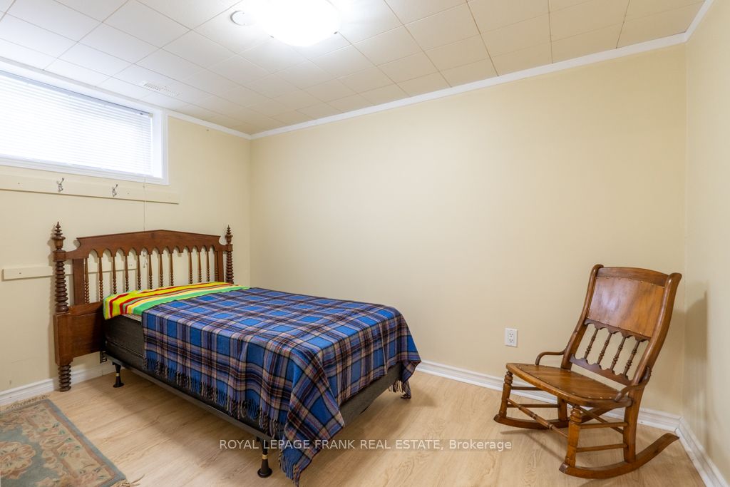100 Colborne Street W