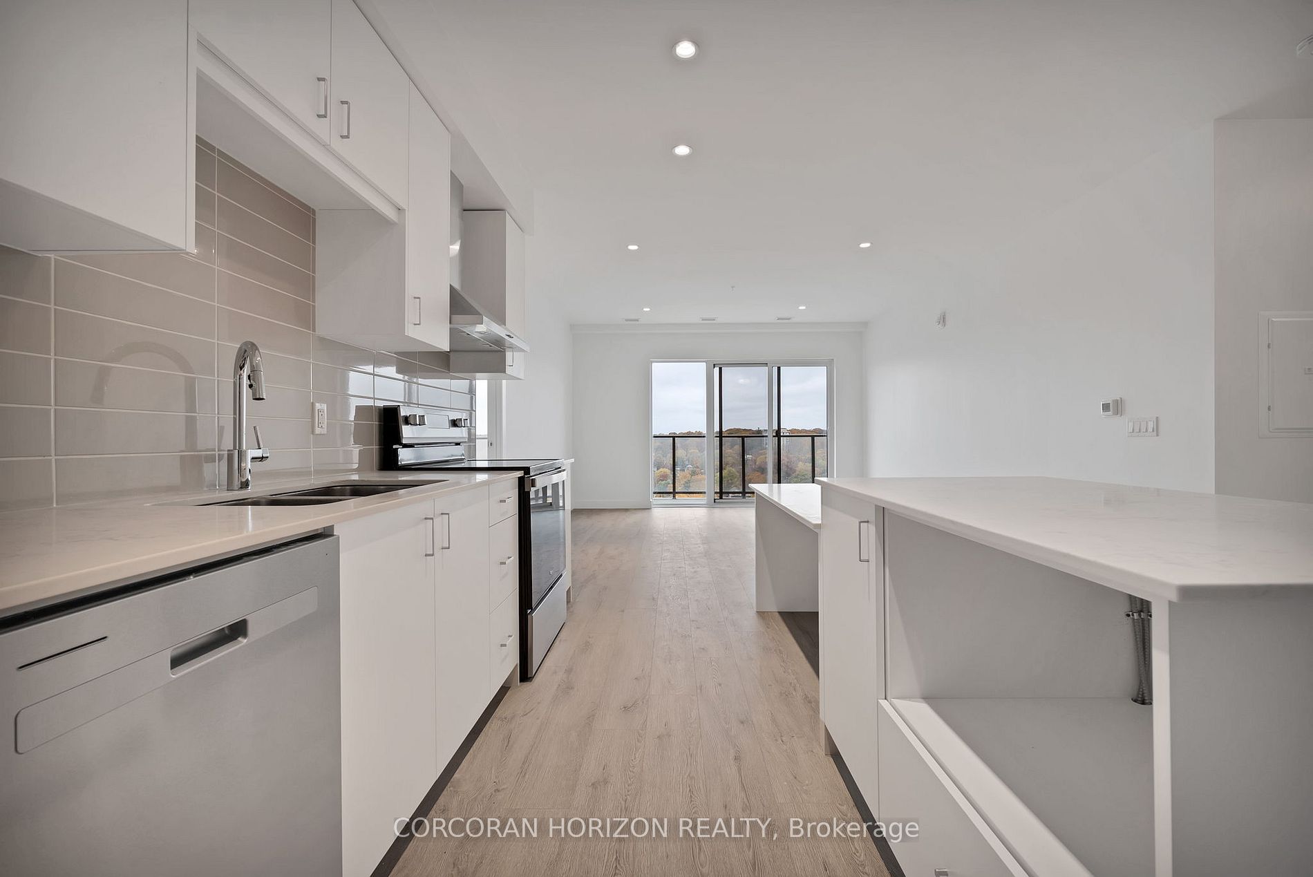 15 Glebe St, #1904