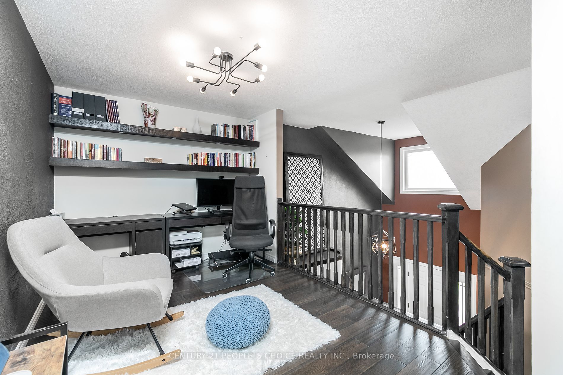 52 Grey Oak Dr