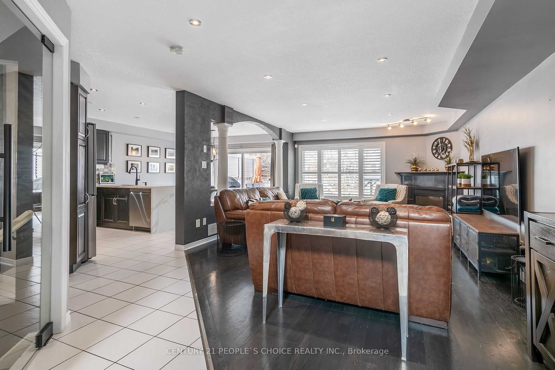 52 Grey Oak Dr