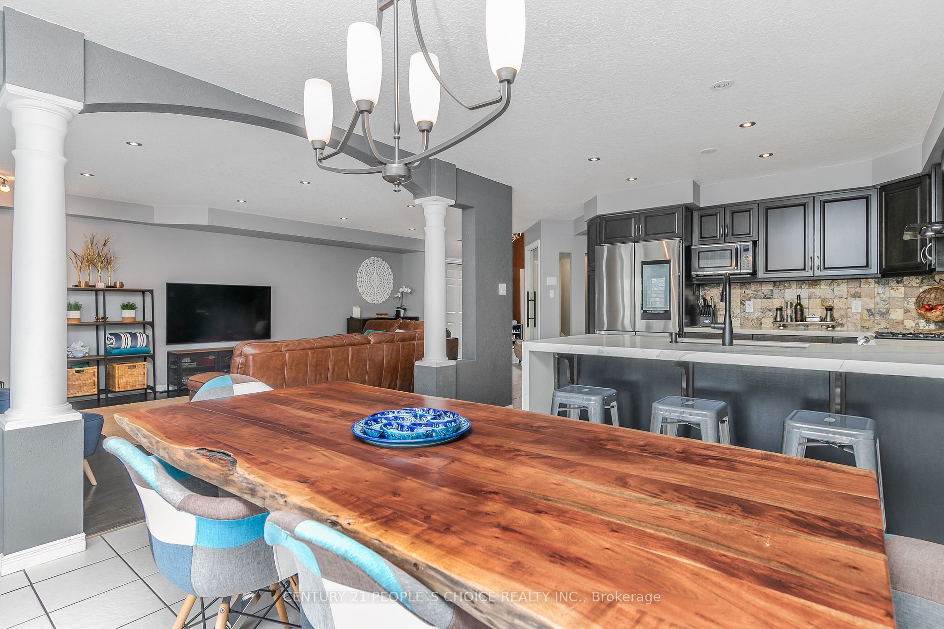 52 Grey Oak Dr