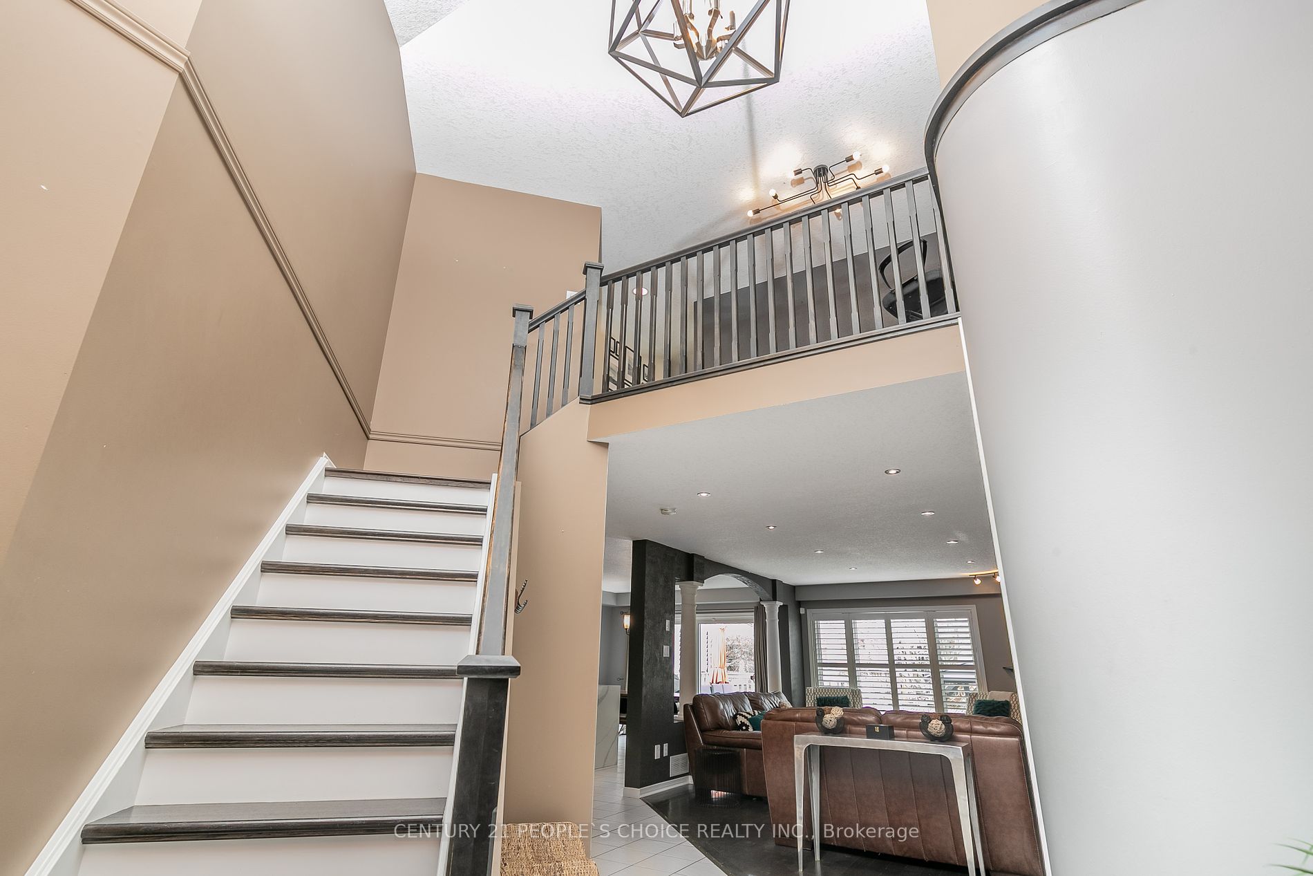 52 Grey Oak Dr