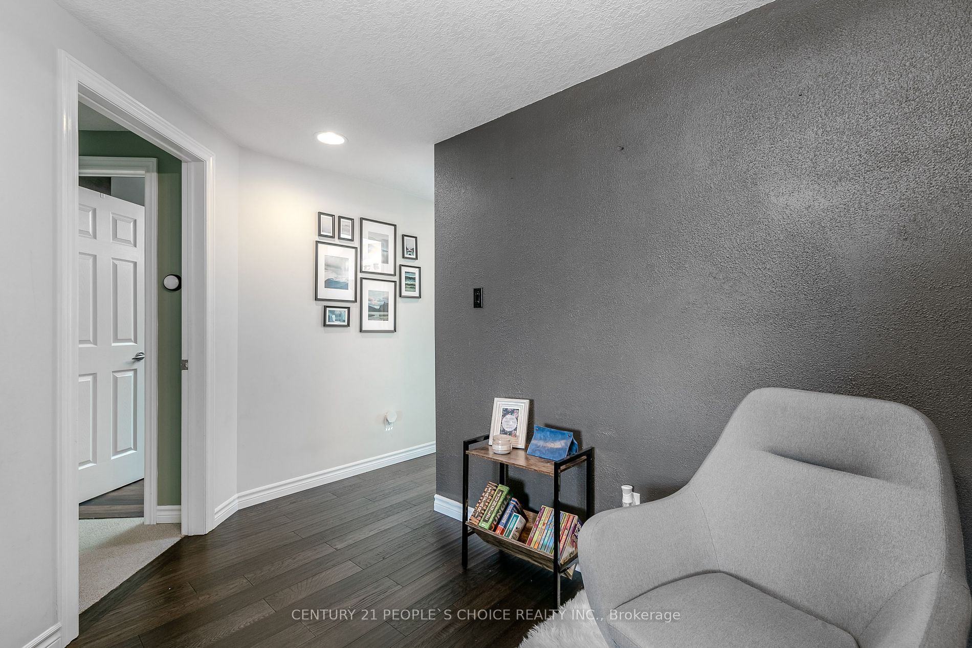 52 Grey Oak Dr
