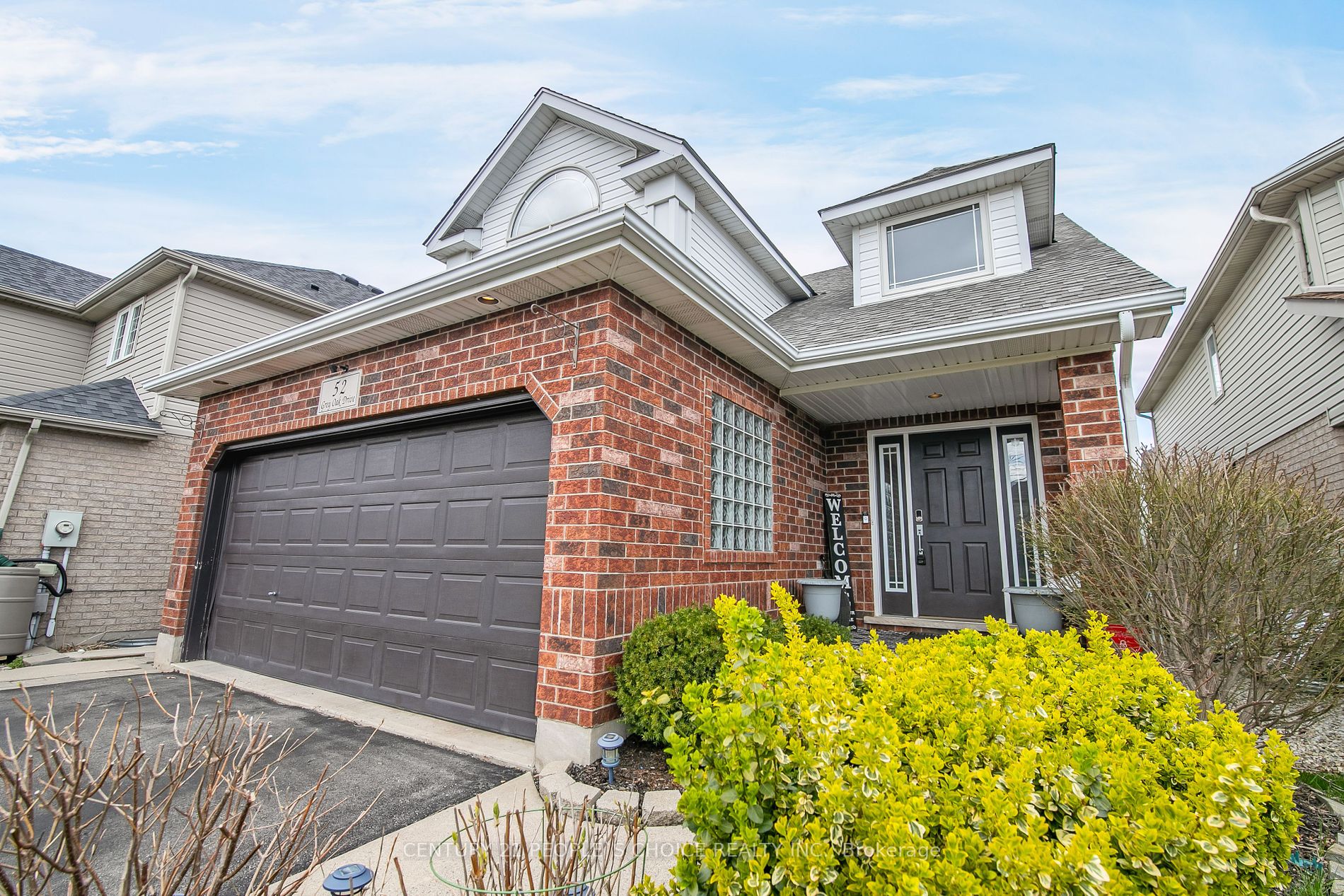 52 Grey Oak Dr