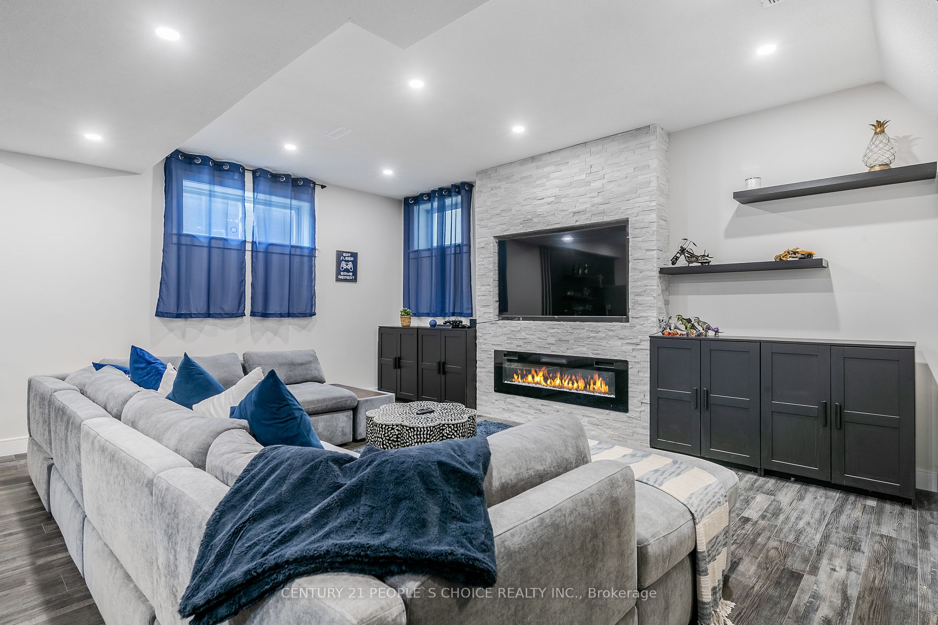 52 Grey Oak Dr