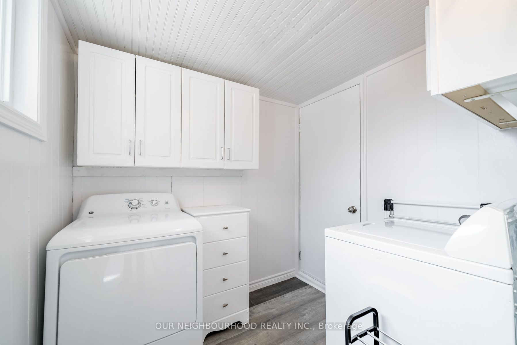 44 Elgin Street N