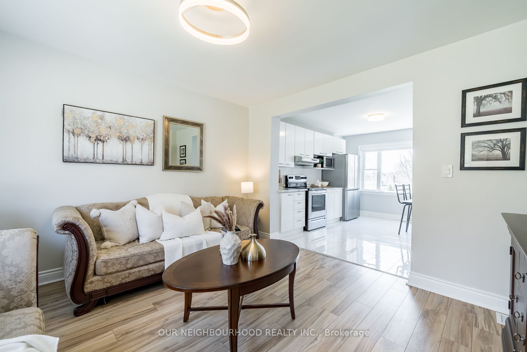 44 Elgin Street N