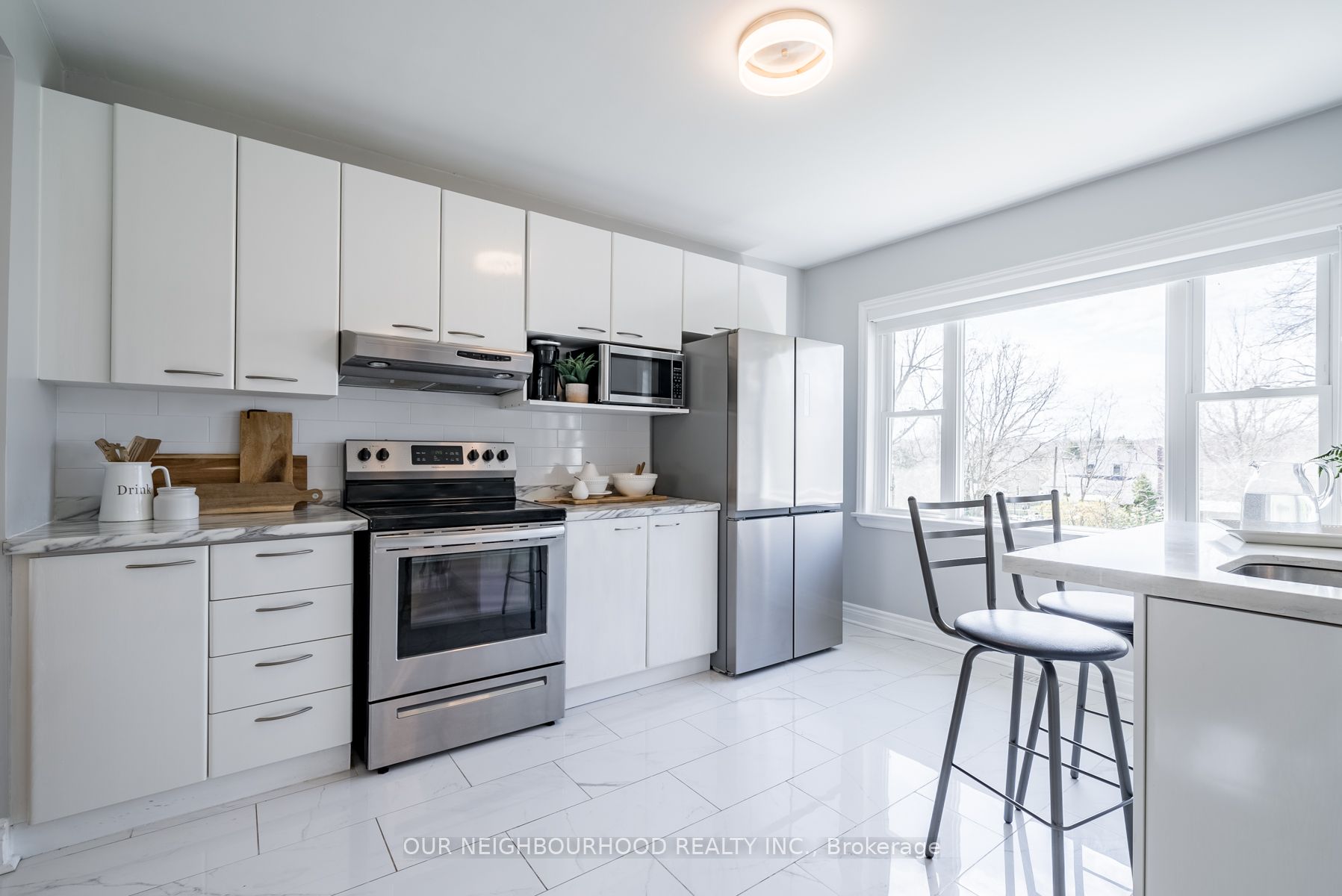 44 Elgin Street N