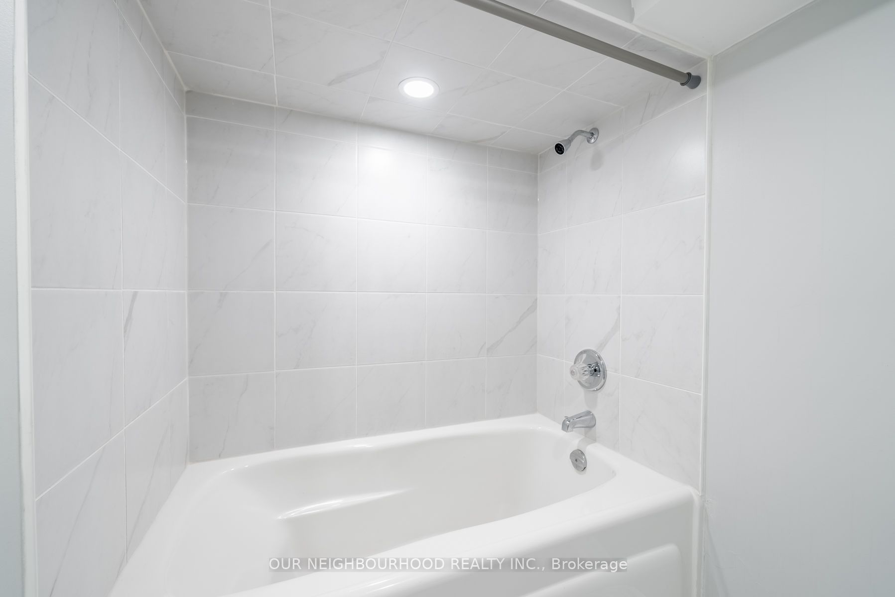44 Elgin Street N