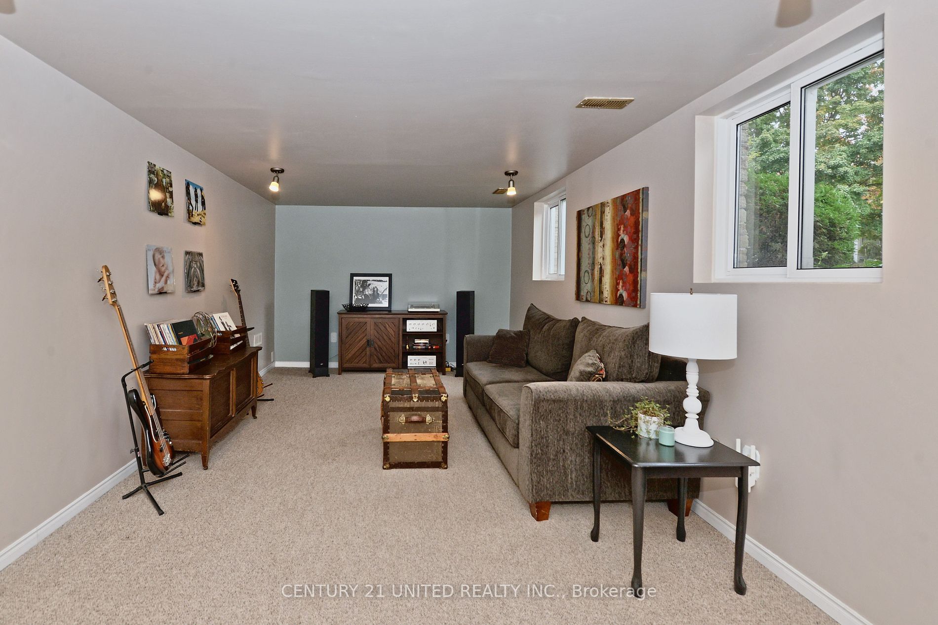 1533 Redwood Drive