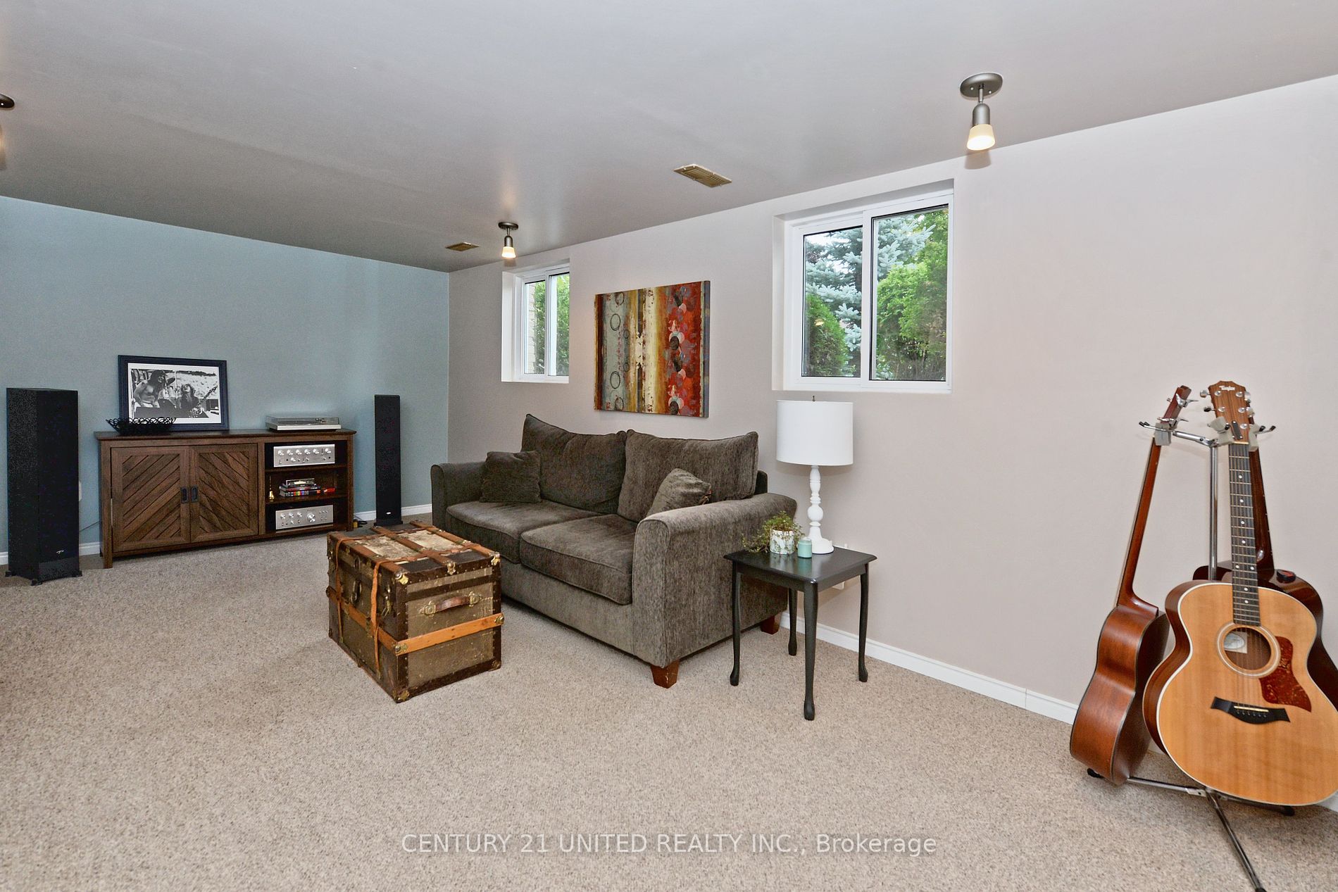 1533 Redwood Drive