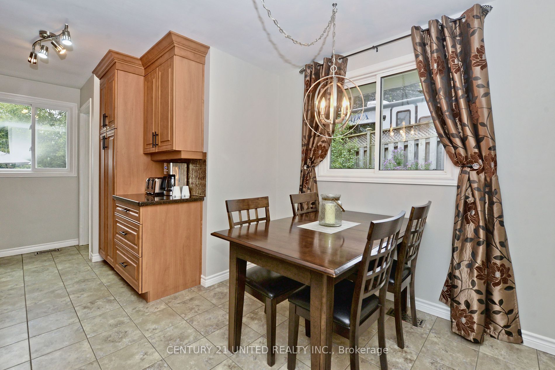 1533 Redwood Drive