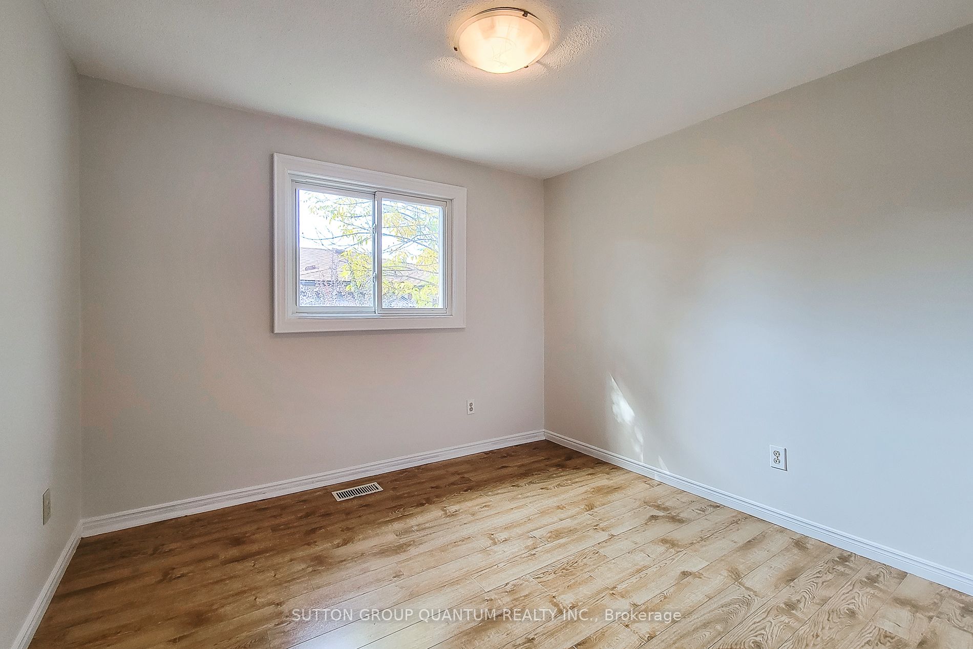 493 Brigadoon Dr