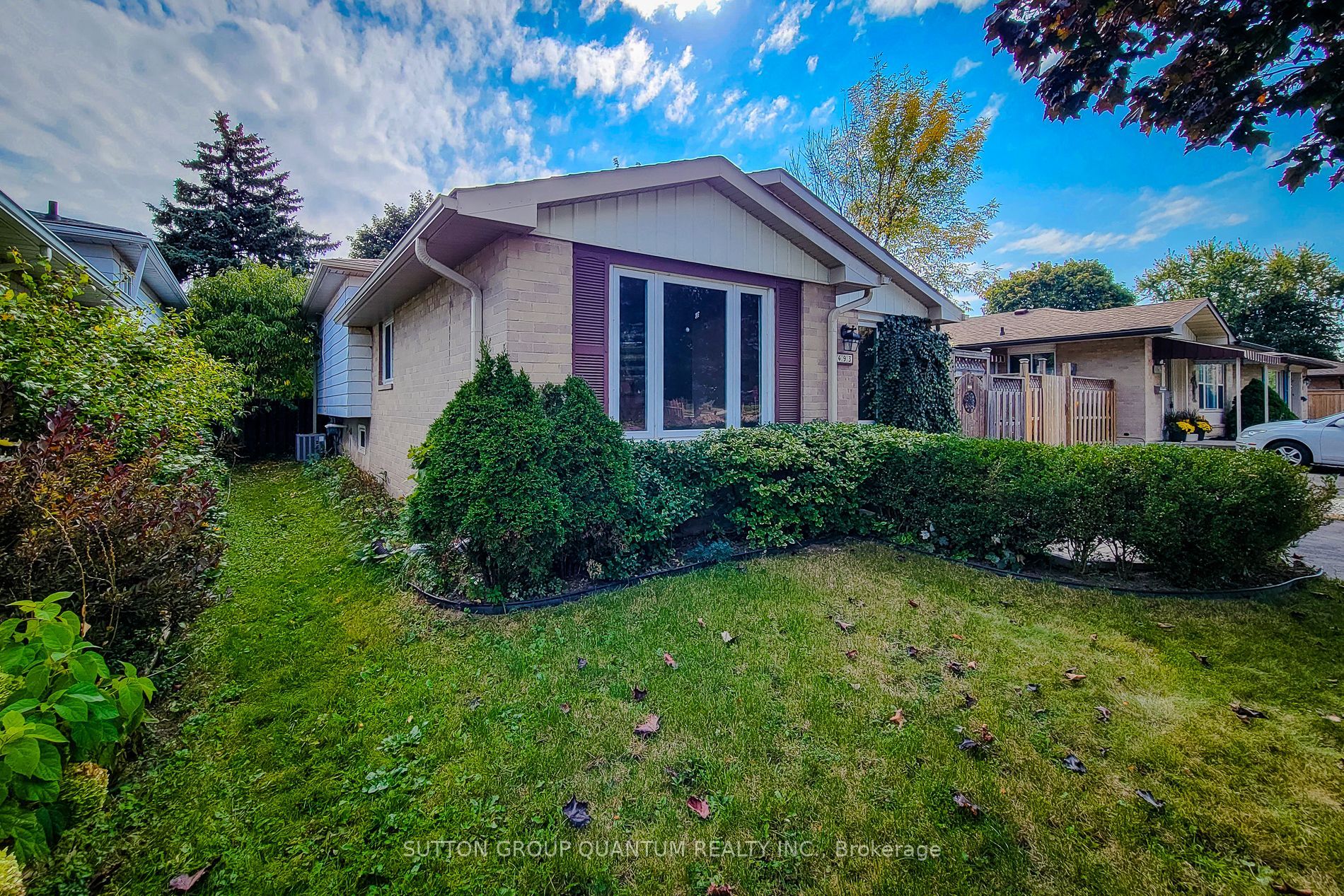493 Brigadoon Dr