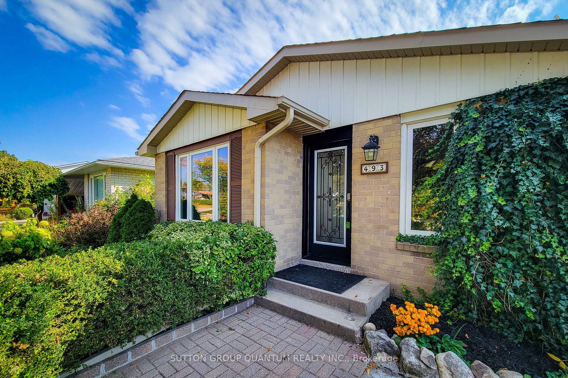 493 Brigadoon Dr