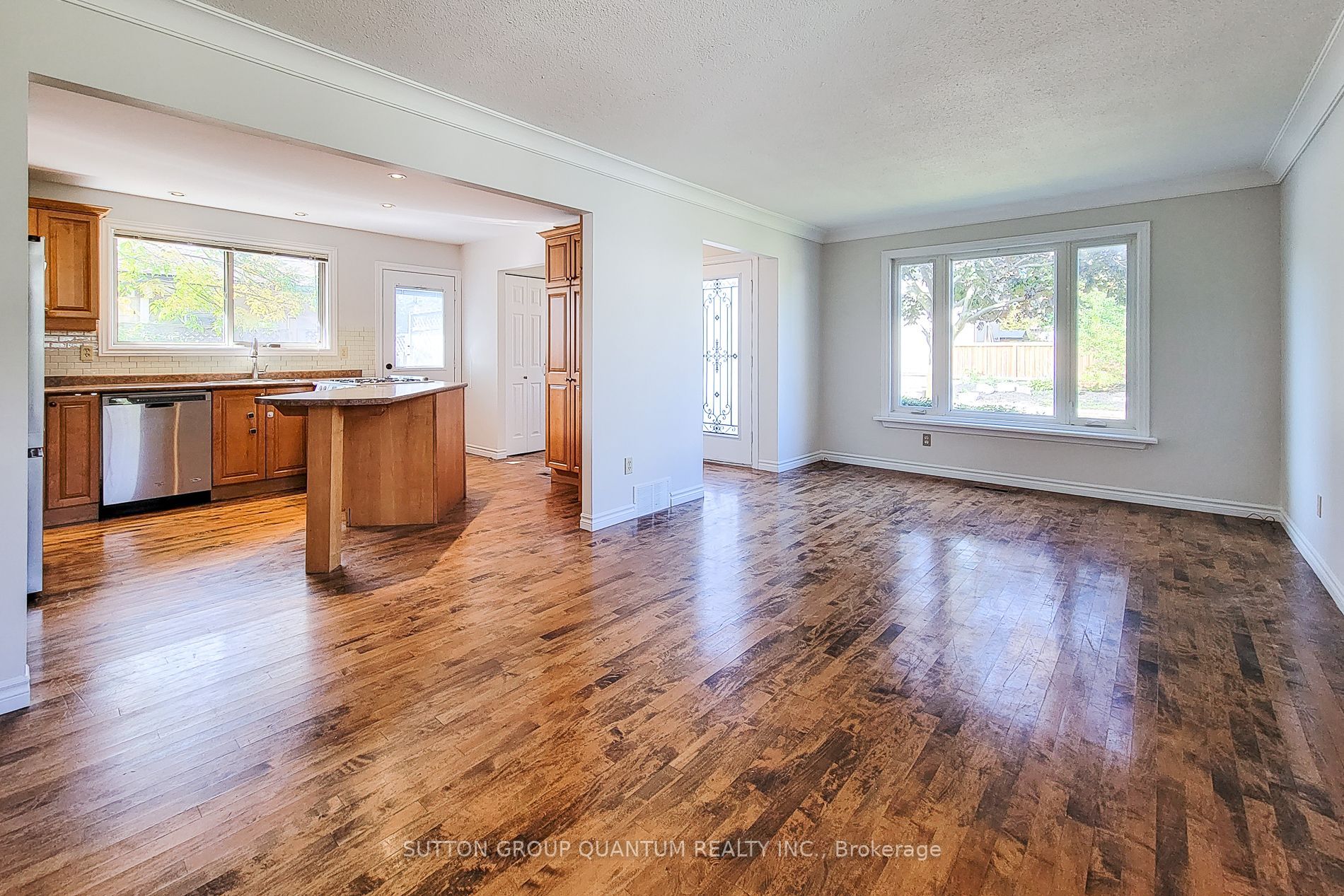 493 Brigadoon Dr