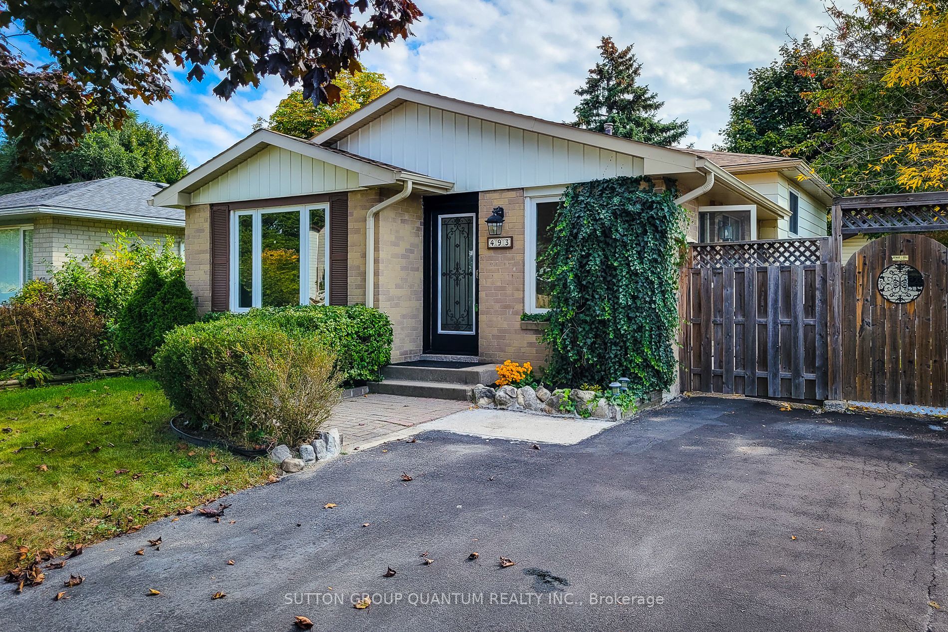 493 Brigadoon Dr