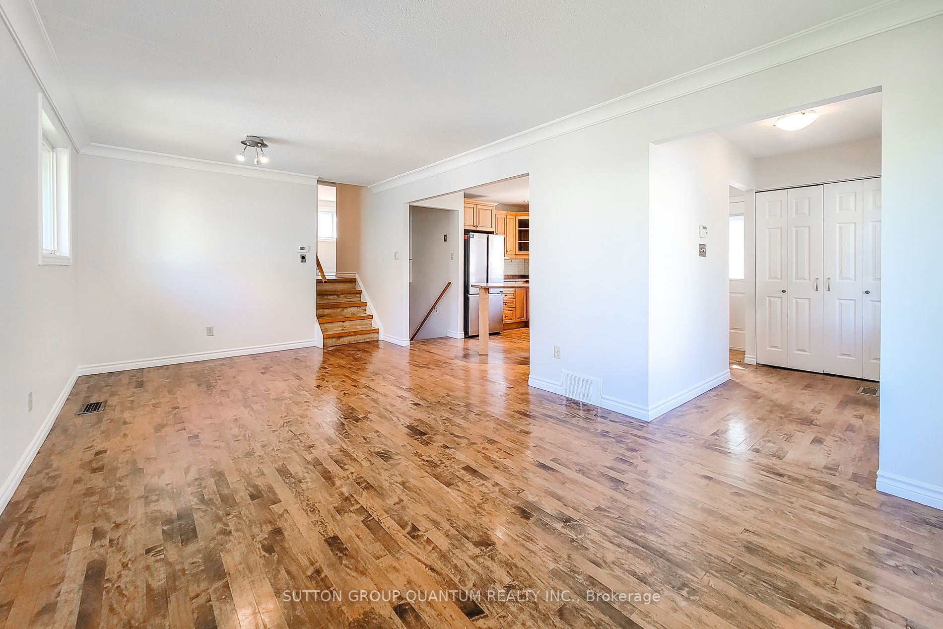 493 Brigadoon Dr