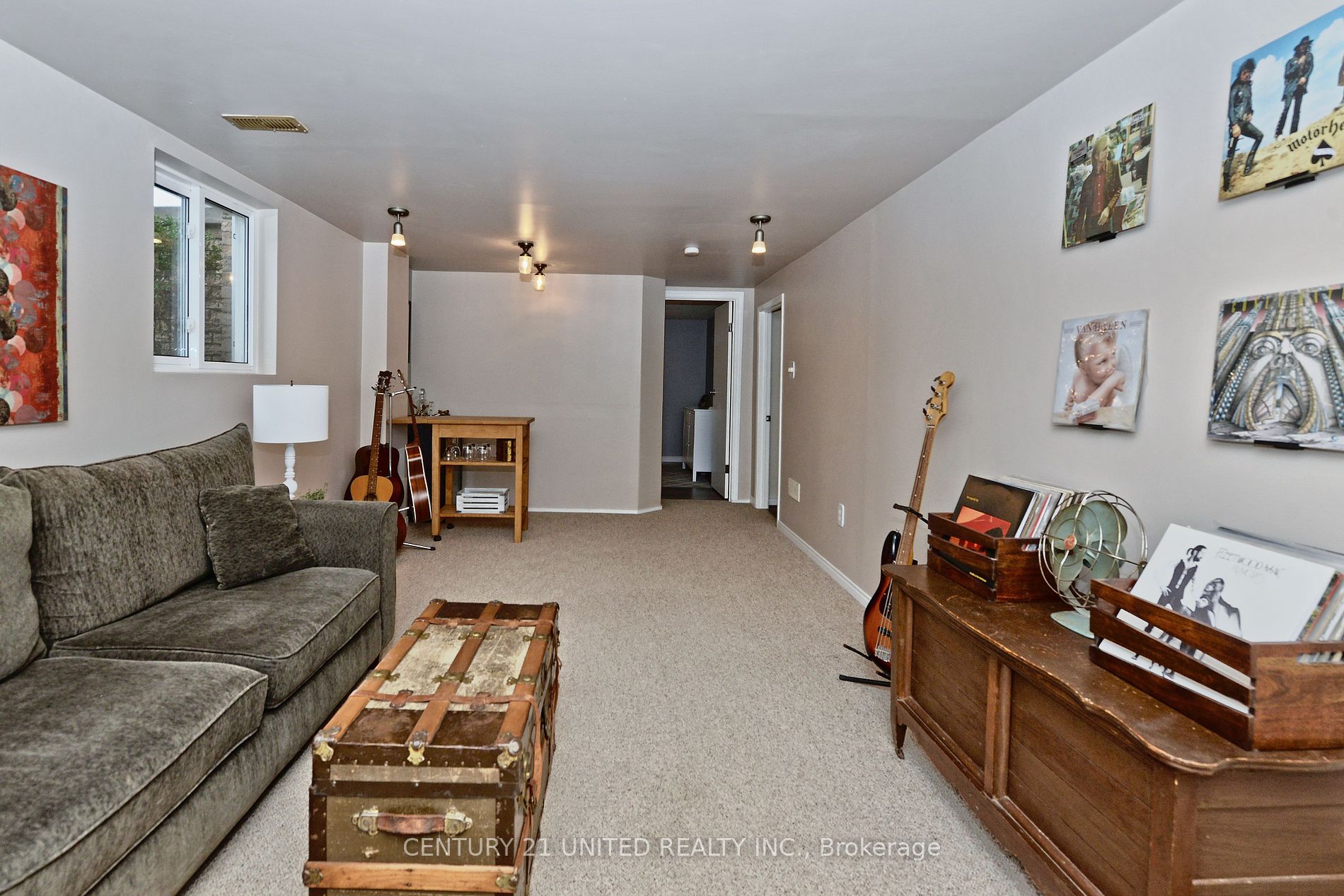 1533 Redwood Drive