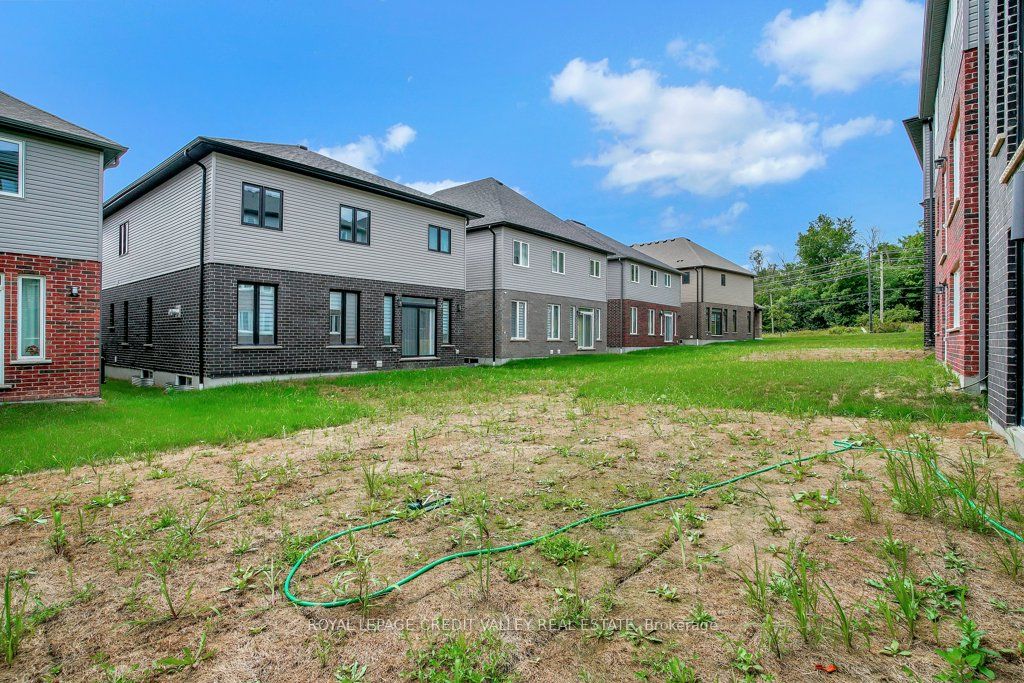 375 Chokecherry Crescent