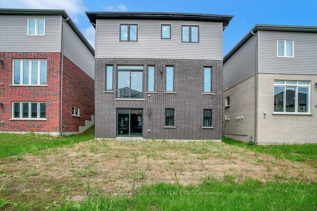 375 Chokecherry Crescent