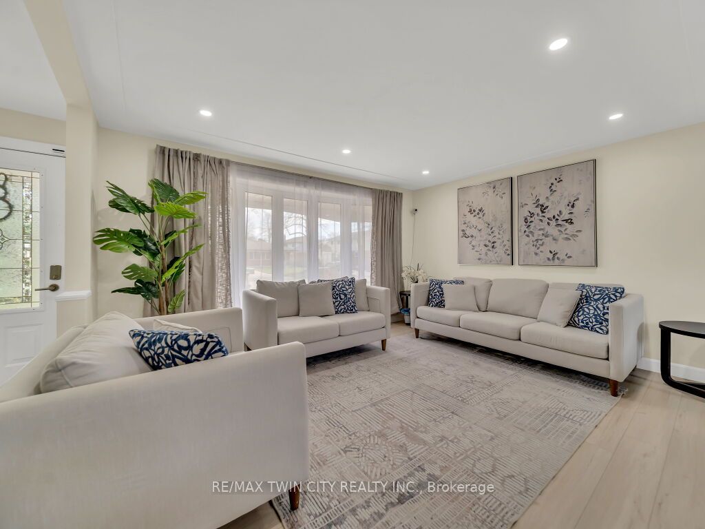 75 Bettley Crescent